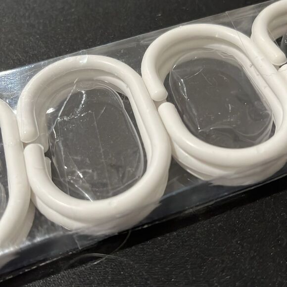 Plastic shower hooks brand new white easy to use - Picture 2 of 2